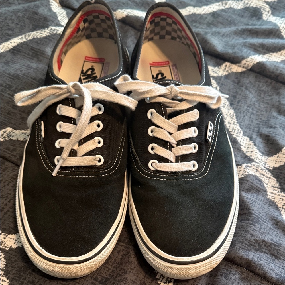 Vans Black Canvas Low-Top Sneakers with Gum Soles